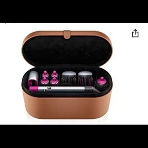Selling gently used dyson set.